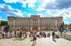 Image 20Tourists at Buckingham Palace (from Tourism in London)