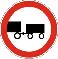 В5 No trucks/heavy goods vehicles pulling trailers