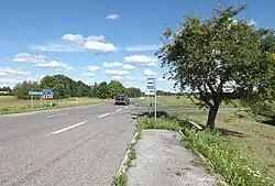 Bus stop in Vahuküla on the Tartu-Jõgeva-Aravete road