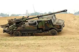 CAESAR howitzer on a Unimog U2450L 6×6 chassis