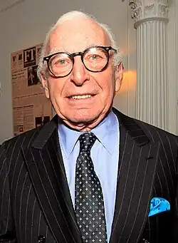 Carl Spielvogel ('75), former United States Ambassador to Slovakia[86]