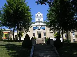 Carter County courthouse in Grayson