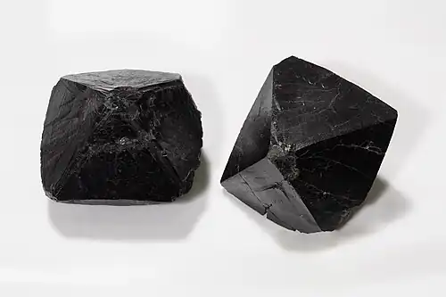 Image 62Cassiterite, by Alchemist-hp (from Wikipedia:Featured pictures/Sciences/Geology)