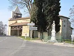The church in Castelnau-Picampeau