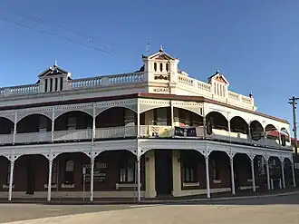 Castle Hotel, York (c. 1905)[70]