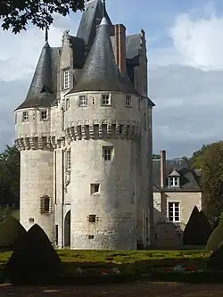 The chateau in Frazé