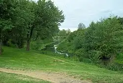 The Auneau creek through the town center