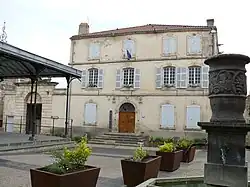 The town hall in Chauriat