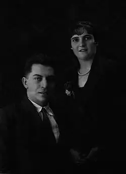 Manuel Chaves Nogales with his wife, Ana Pérez Ruiz, in 1924