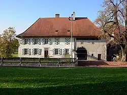 Cure building in Le Pâquier village