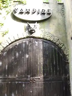 Former ride entrance, now used as the accessible and Fast Track entrance.