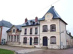 The town hall in Chevrainvilliers
