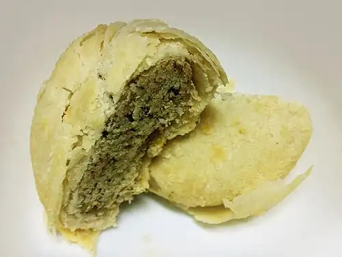 Chinese flower cakes (common filling include rose, jasmine, wisteria, among others)