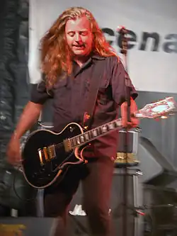 Kiesbye performing with Sator in 2008