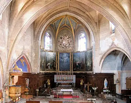 The church choir, with paintings by Jean-Baptiste Despax