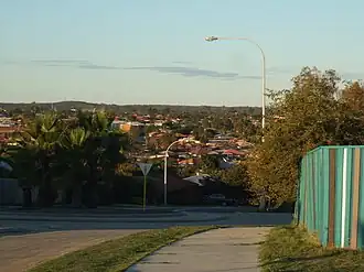 Renshaw Boulevard, Clarkson, facing east