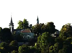 A general view of Clermont-de-Beauregard
