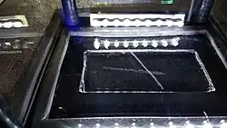 Diffusion cloud chamber with 4.6&nbsp;kV ion scrubber