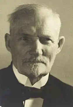 Ahnger in 1934