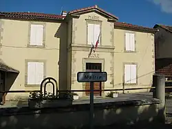 The town hall in Couloumé