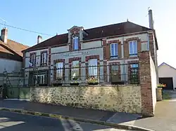 The town hall in Courgivaux