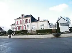 The town hall and school in Cramont