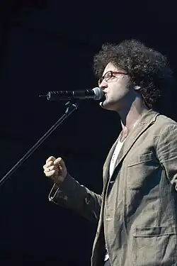 Cristicchi in concert in 2007
