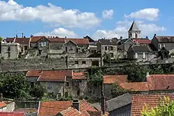 A general view of Cruzy-le-Châtel