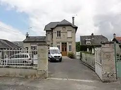 The town hall of Cutry