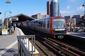 U-Bahn station ″Baumwall″, rolling stock type DT5