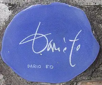 Plate and signature of Dario Fo