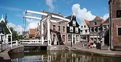 Drawbridge and Grote Dam (right: the Town hall)