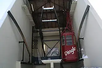 Dinglo at the bottom station.