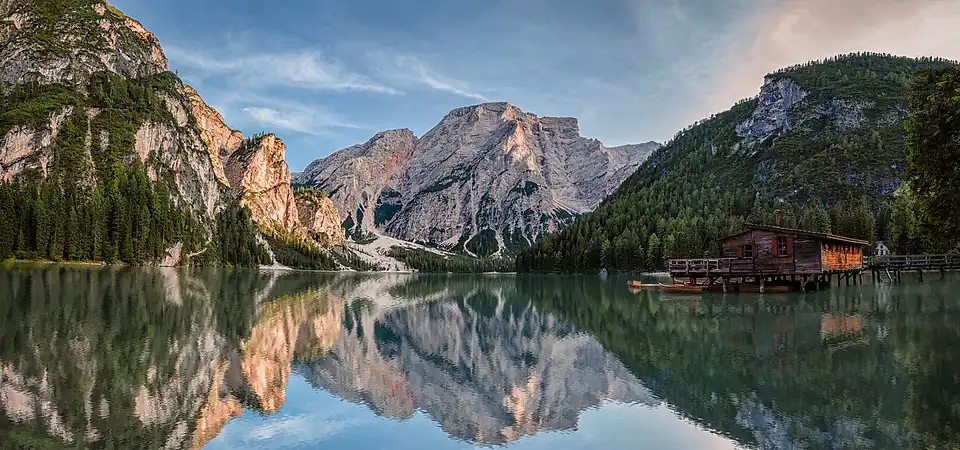 Seekofel centered and reflected in Pragser Wildsee