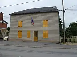 The town hall in Doux