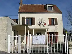 The town hall in Douy-la-Ramée