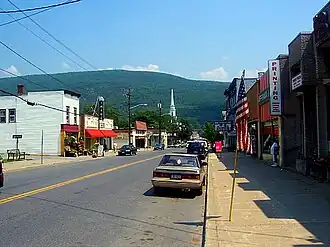 Downtown Ellenville, looking east along Canal Street (NY&nbsp;52) toward the Shawangunk Ridge (2007)