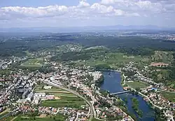 Panoramic view of the town center on the Mrežnica river.