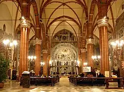 Central nave