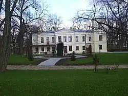 Dusina Palace