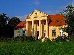 Historic manor in Sobiejuchy