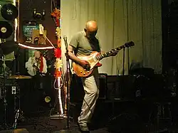 Eelco Gelling (formerly of Cuby + Blizzards) at the last opening night of Café de Beukelsbrug in Rotterdam (27 June 2009)