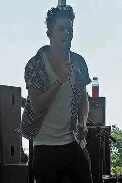 Esser performing at Lollapalooza 2009