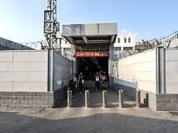 Entrance B