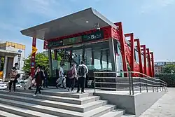 Entrance B2
