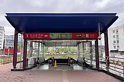 Entrance E