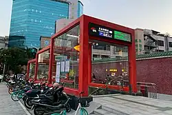 Entrance E