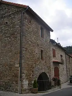 Houses in Comprégnac