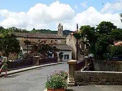 The church and surroundings in Fa