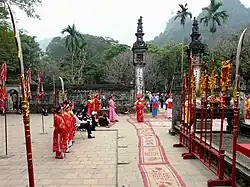 Annual festival of the Đinh and Lê Emperors, ceremony in a courtyard of the temple of Đinh Tiên Hoàng.